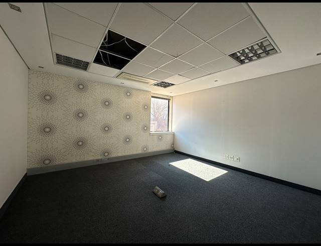 311M² OFFICE TO LET IN SANDTON CENTRAL